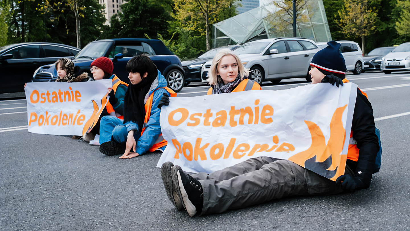 Ostatnie pokolenie, Protestujacy na drodze